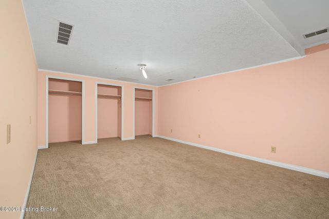 8819 Mountain Brook Dr, Louisville, KY 40272