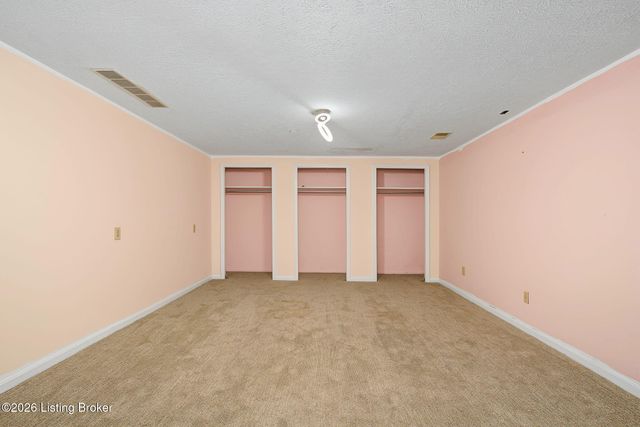 8819 Mountain Brook Dr, Louisville, KY 40272