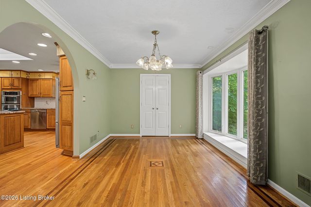 8819 Mountain Brook Dr, Louisville, KY 40272