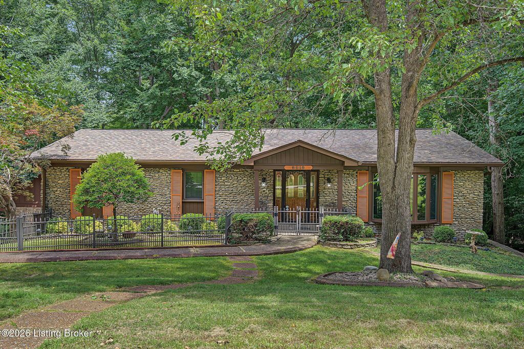 8819 Mountain Brook Dr, Louisville, KY 40272