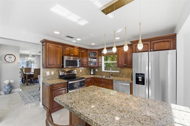 5531 NW 50th Way, Coconut Creek, FL 33073