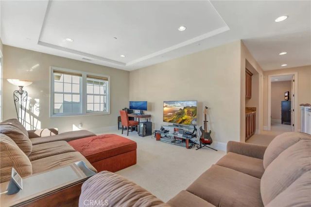 17441 Suffolk Lane, Huntington Beach, CA 92649