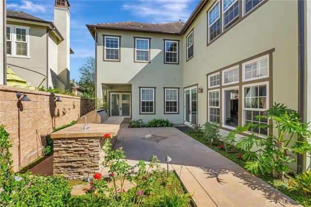 17441 Suffolk Lane, Huntington Beach, CA 92649