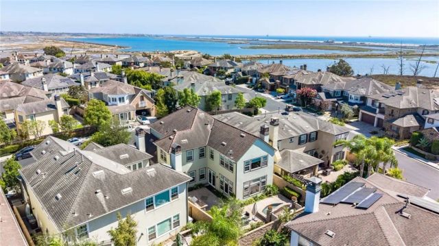 17441 Suffolk Lane, Huntington Beach, CA 92649