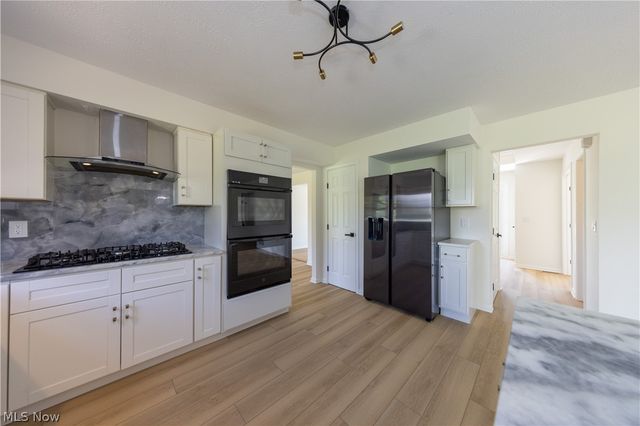 333 Danbury Lane, Richmond Heights, OH 44143