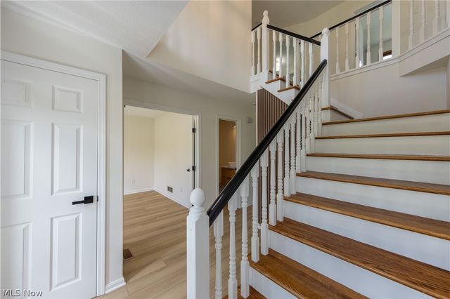 333 Danbury Lane, Richmond Heights, OH 44143