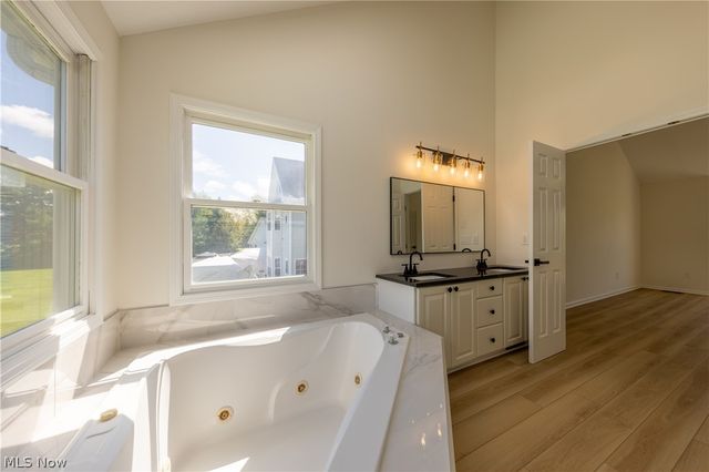 333 Danbury Lane, Richmond Heights, OH 44143