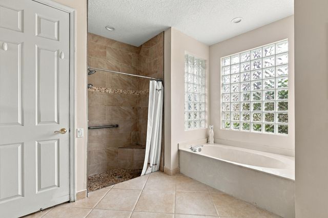 5399 Landon Circle, Boynton Beach, FL 33437