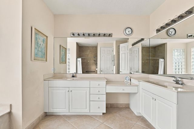 5399 Landon Circle, Boynton Beach, FL 33437