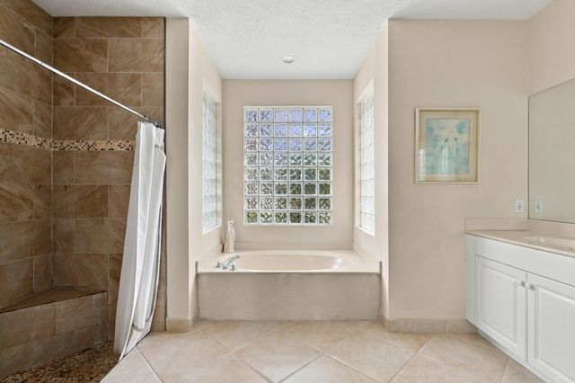 5399 Landon Circle, Boynton Beach, FL 33437