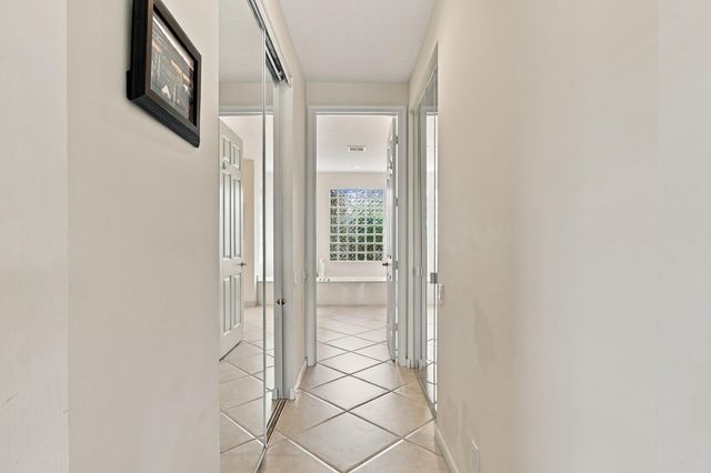5399 Landon Circle, Boynton Beach, FL 33437