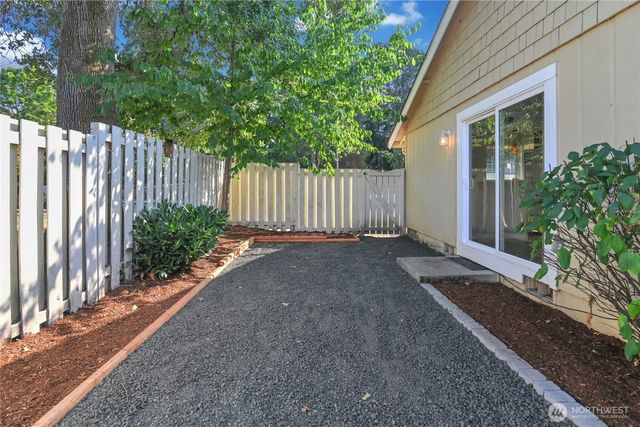 4936 Cottage Lane SE, Lacey, WA 98503