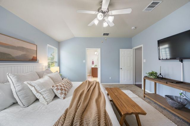 17711 Linkhill DR, Dripping Springs, TX 78620