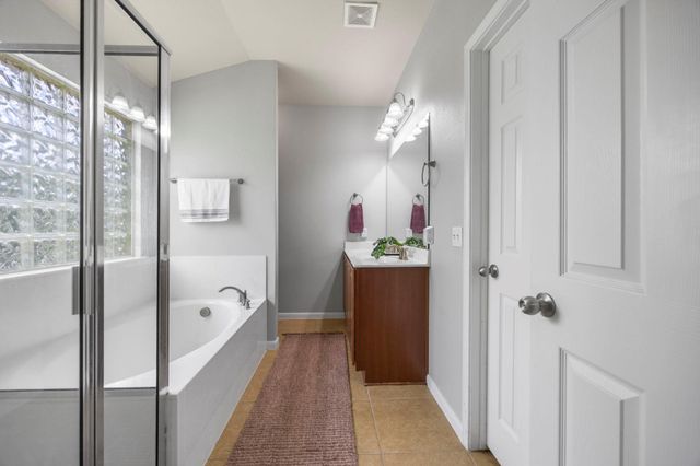 17711 Linkhill DR, Dripping Springs, TX 78620