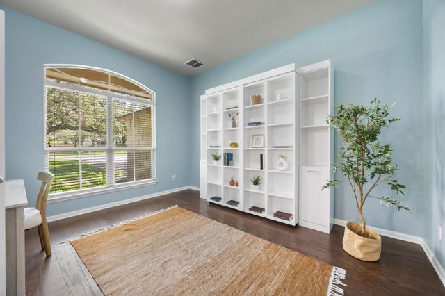 17711 Linkhill DR, Dripping Springs, TX 78620