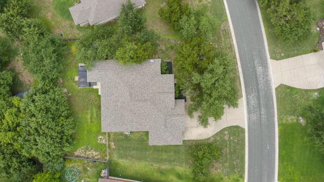 17711 Linkhill DR, Dripping Springs, TX 78620