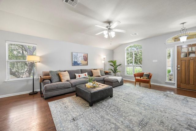 17711 Linkhill DR, Dripping Springs, TX 78620