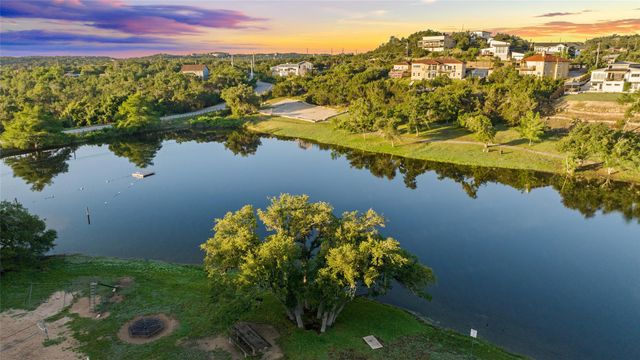 17711 Linkhill DR, Dripping Springs, TX 78620