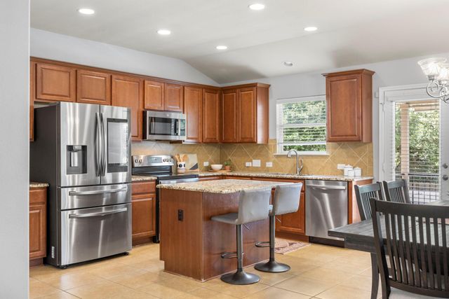 17711 Linkhill DR, Dripping Springs, TX 78620