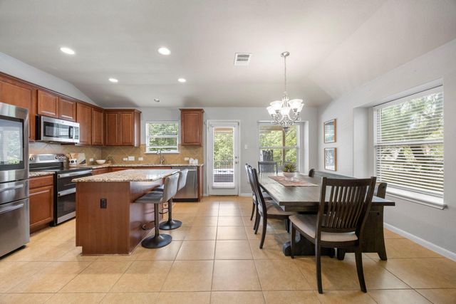 17711 Linkhill DR, Dripping Springs, TX 78620