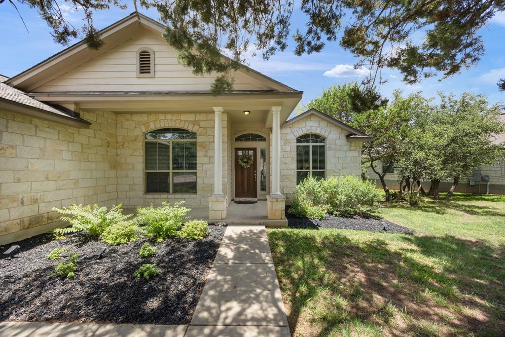 17711 Linkhill DR, Dripping Springs, TX 78620