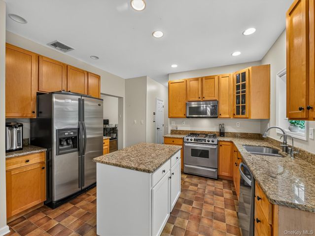 14 Suffern Road, Hillburn, NY 10931