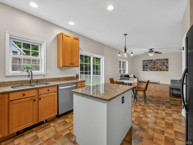 14 Suffern Road, Hillburn, NY 10931