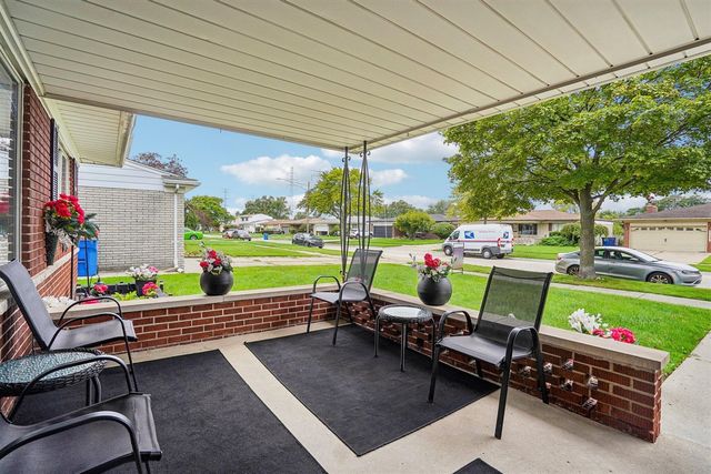 27248 Newport Drive, Warren, MI 48088