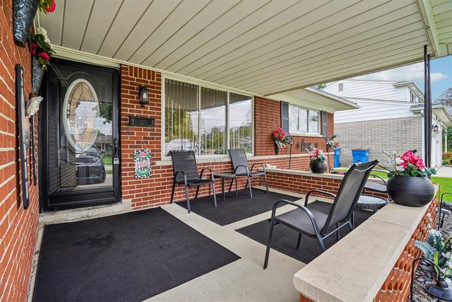 27248 Newport Drive, Warren, MI 48088