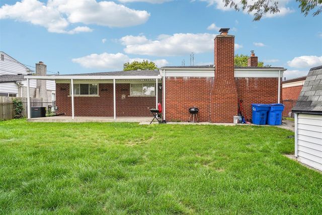 27248 Newport Drive, Warren, MI 48088