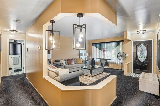 27248 Newport Drive, Warren, MI 48088