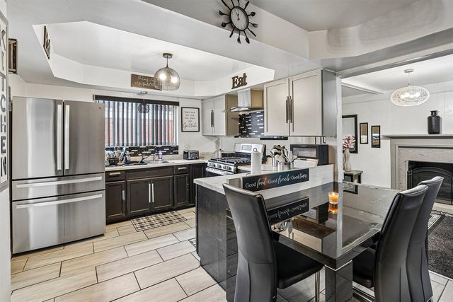 27248 Newport Drive, Warren, MI 48088