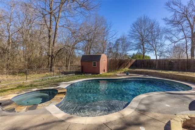 2012 Creekview Drive, Commerce, TX 75428