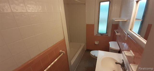 4914 Gertrude Street, Dearborn Heights, MI 48125