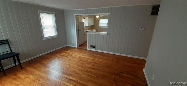 4914 Gertrude Street, Dearborn Heights, MI 48125