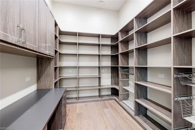 607 Myrtle RD, Naples, FL 34108