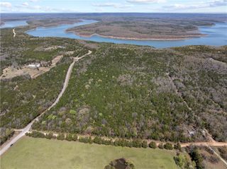 * Horseshoe Bend Road, Lead Hill, AR 72644