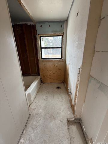 134 Cyril, San Antonio, TX 78218