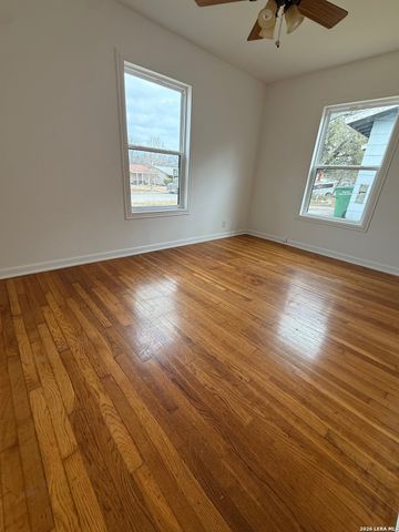 134 Cyril, San Antonio, TX 78218