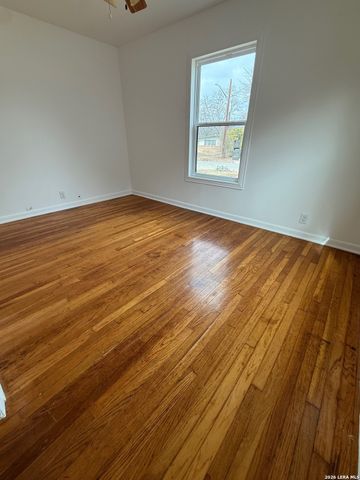 134 Cyril, San Antonio, TX 78218