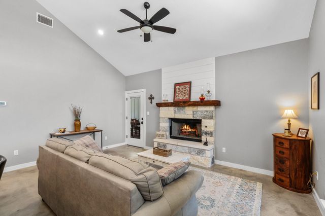 631 Lakeside DR, Wimberley, TX 78676
