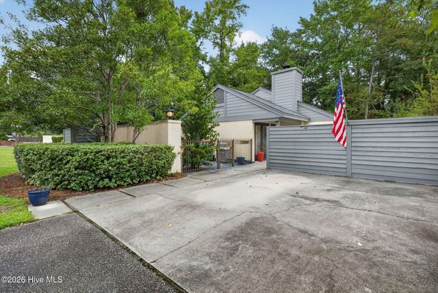 1425 Suncourt Villa Drive, Wilmington, NC 28409