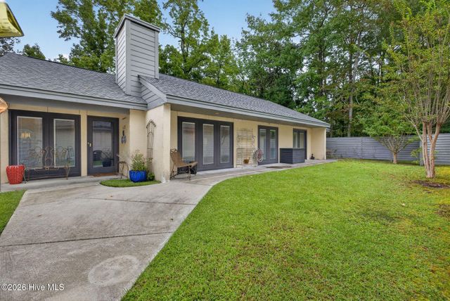 1425 Suncourt Villa Drive, Wilmington, NC 28409