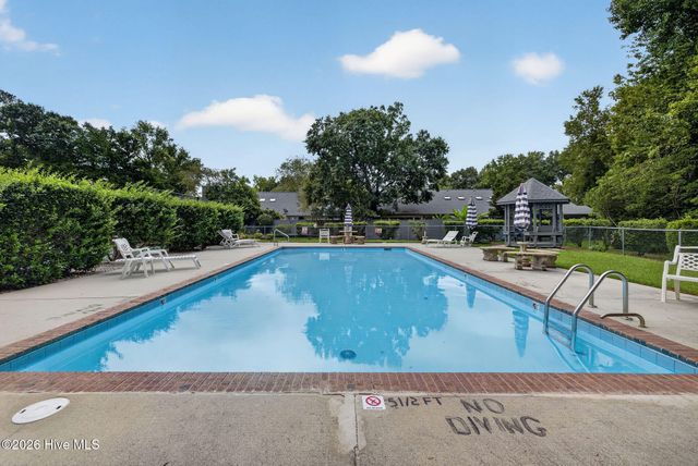 1425 Suncourt Villa Drive, Wilmington, NC 28409