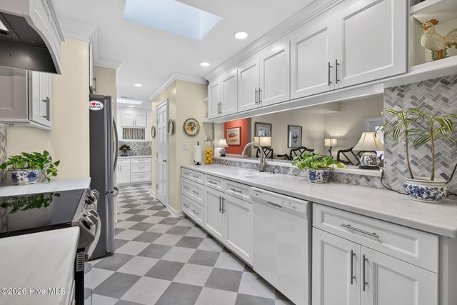 1425 Suncourt Villa Drive, Wilmington, NC 28409