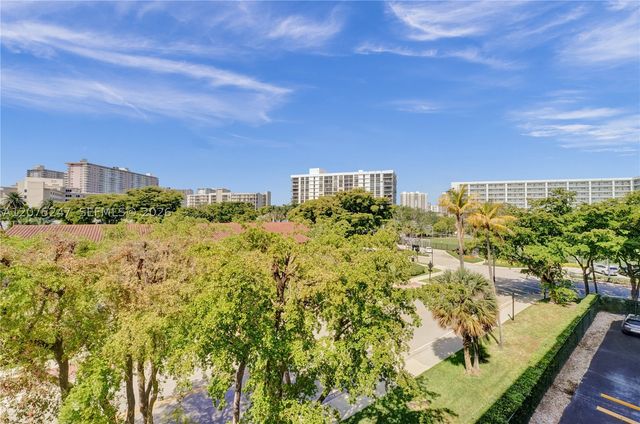 201 178th Dr 403, Sunny Isles Beach, FL 33160