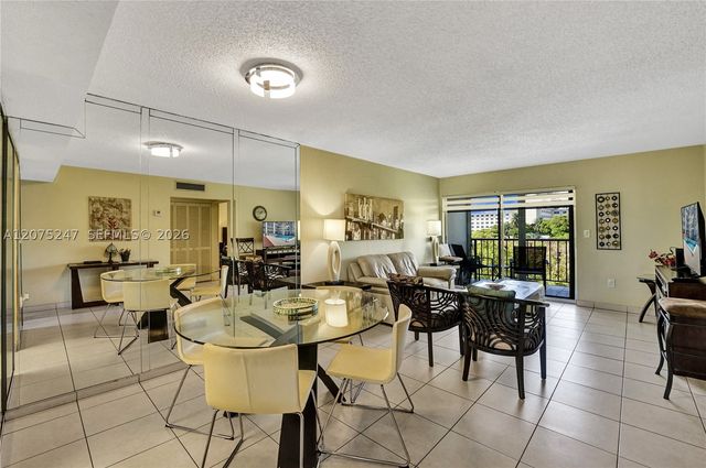 201 178th Dr 403, Sunny Isles Beach, FL 33160