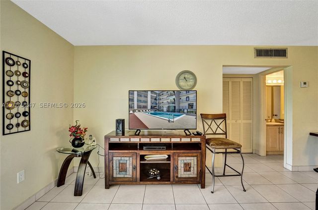 201 178th Dr 403, Sunny Isles Beach, FL 33160