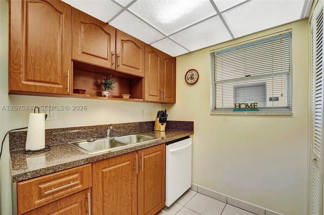201 178th Dr 403, Sunny Isles Beach, FL 33160