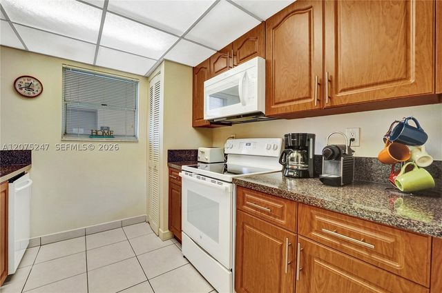 201 178th Dr 403, Sunny Isles Beach, FL 33160